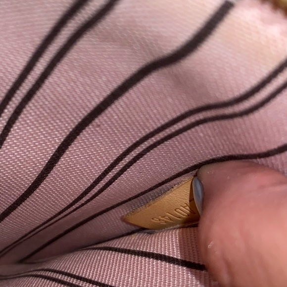 Authentic Louis Vuitton Neverfull - Picture 5 of 5